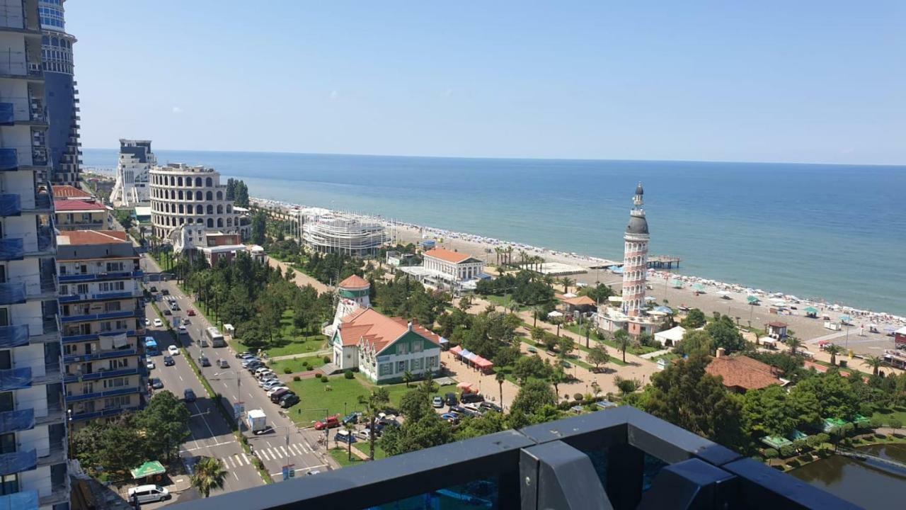 Twin Towers By Picnic Apartment Batumi Exterior photo